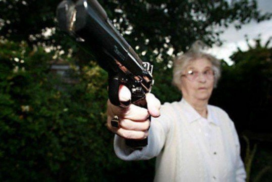 Бабка с пистолетом.